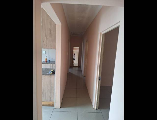 2 BEDROOM PROPERTY TO RENT IN MEREBANK